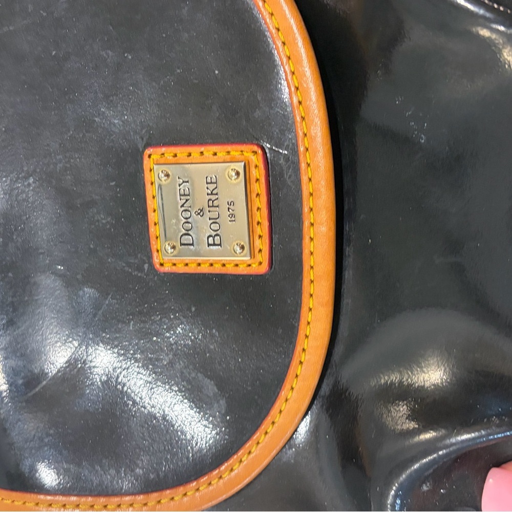 Y2K Dooney & Bourke Black Patent Leather Crossbody Bag with Tan Trim and strap - Picture 2 of 6